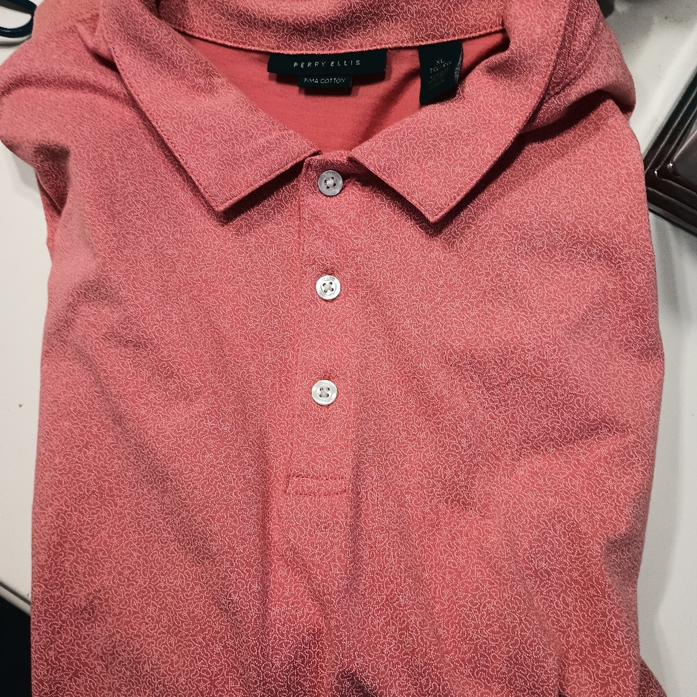 Men's XL quarter button short sleeve top